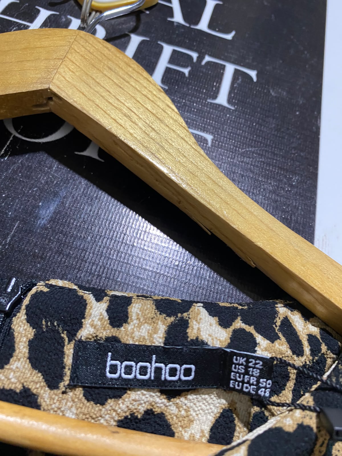 BOOHOO |XL| BUST 22| A2| BOLD LEOPARD PRINT BLOUSE WITH OVERSIZED PETER PAN COLLAR