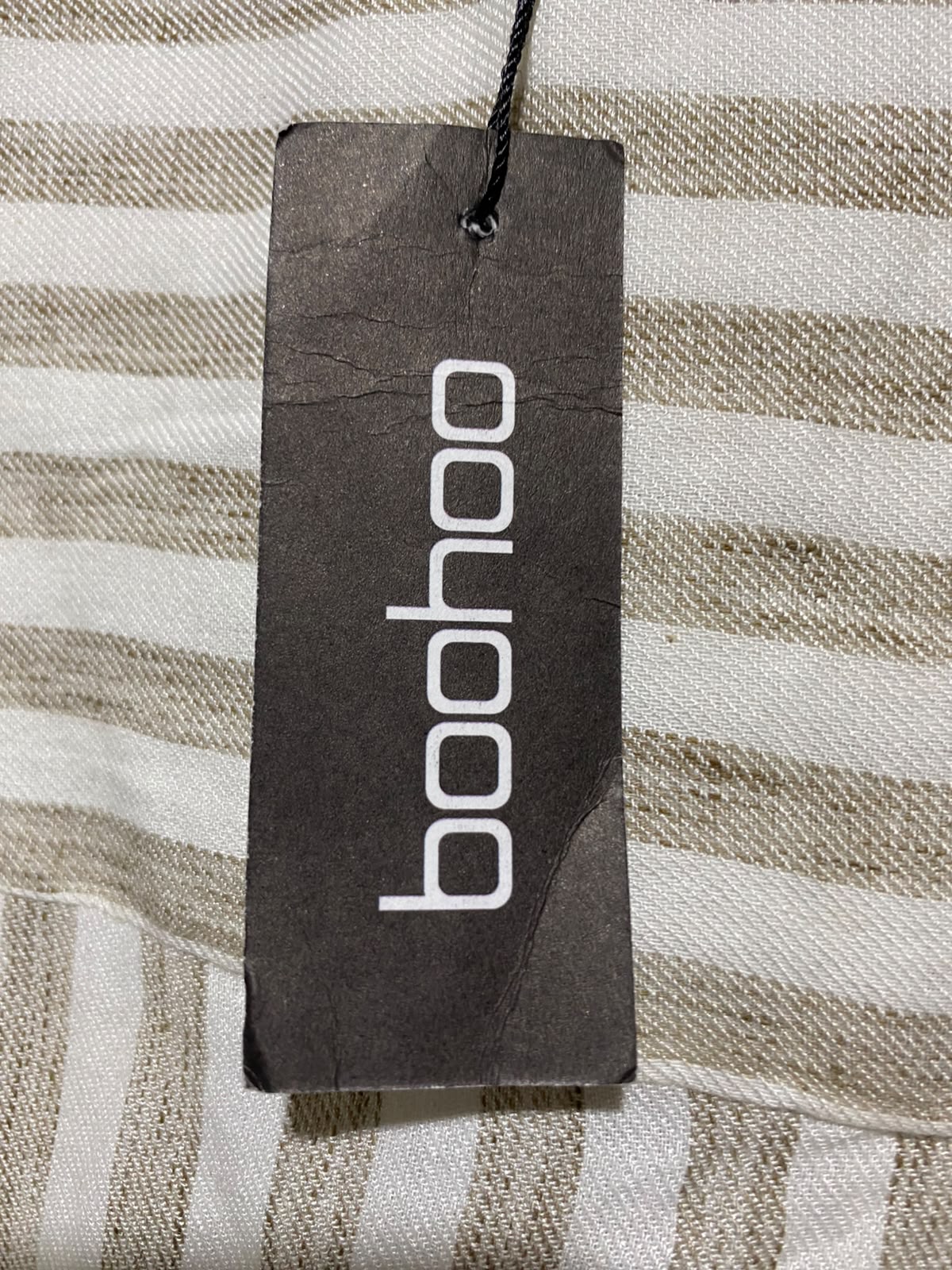 BOOHOO |M| BUST FREE| A2| BEIGE AND WHITE VERTICAL STRIPED COLLARED WRAP BLOUSE WITH LONG SLEEVES