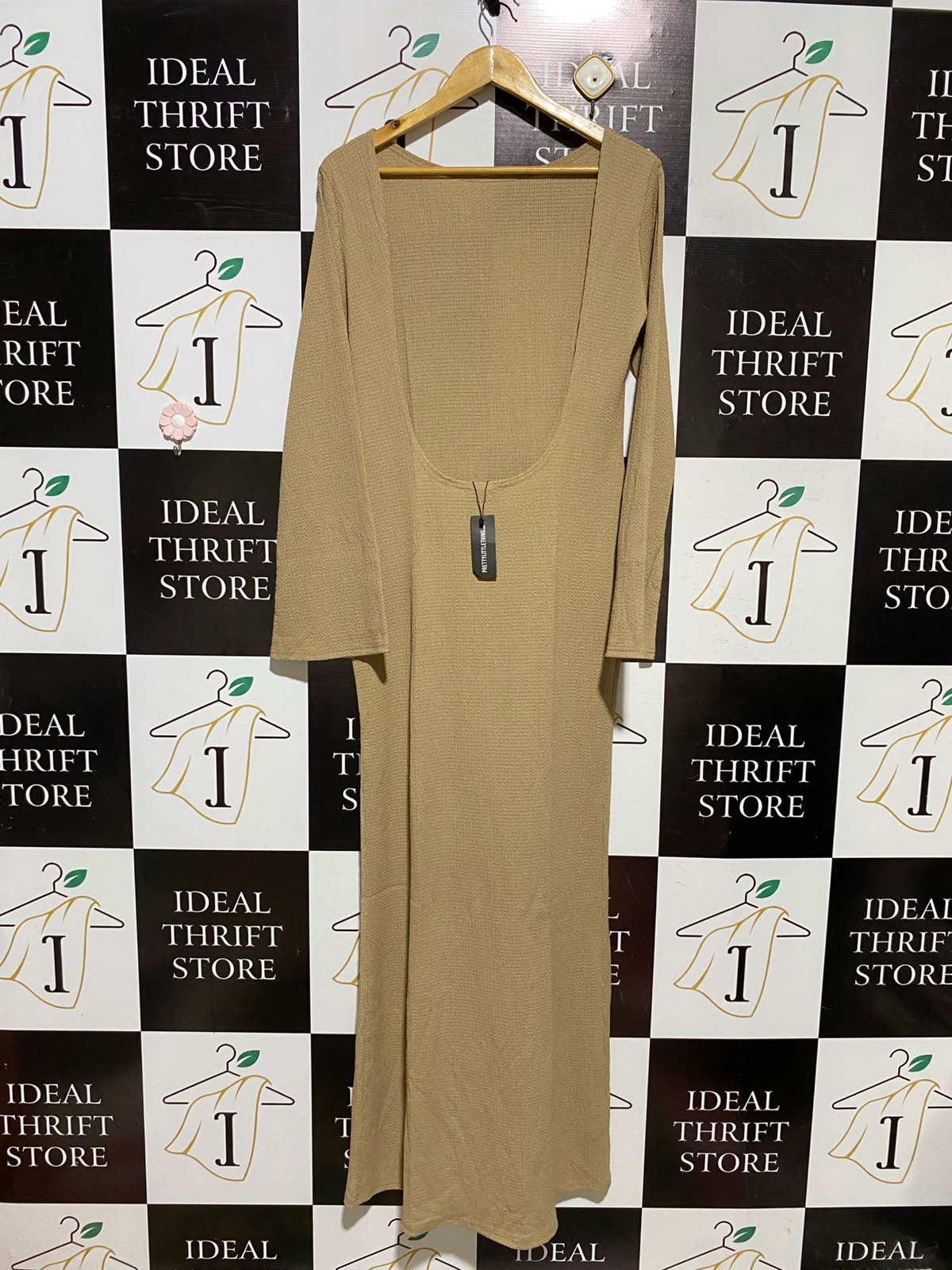 PRETTYLITTLE THING |M| BUST 18| A2| CHIC TAN WAFFLE-KNIT LONG SLEEVE MAXI BODYCON DRESS