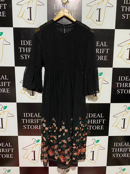 |S| BUST 15| A2| ELEGANT BLACK SWISS DOT MIDI DRESS WITH EMBROIDERED FLORAL HEM AND SMOCKED BODICE