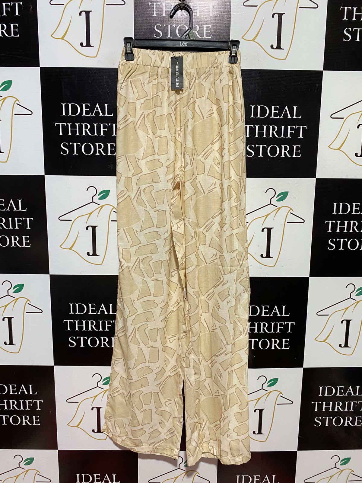 PRETTYLITTLE THING |XS| WAIST 24| A2| BEIGE ABSTRACT GEOMETRIC PRINT WIDE-LEG LOUNGE PANTS NWT