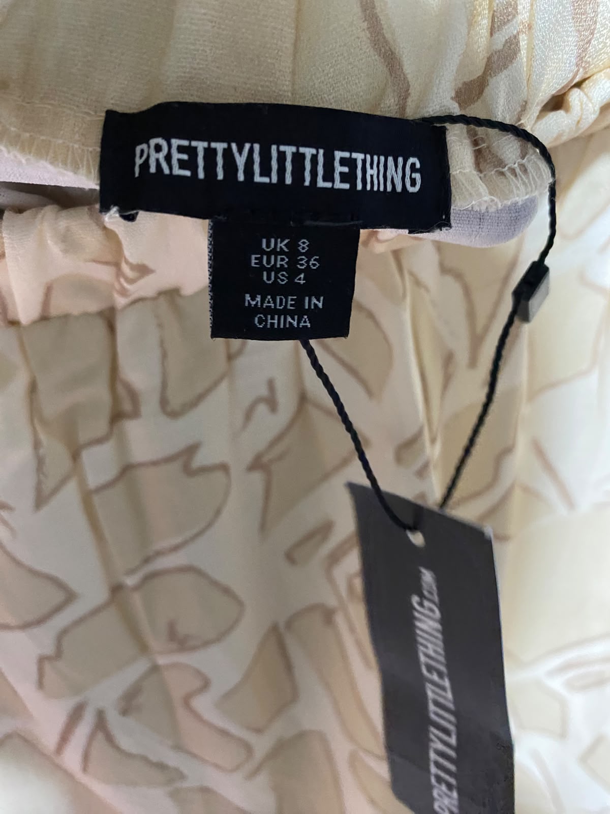 PRETTYLITTLE THING |XS| WAIST 24| A2| BEIGE ABSTRACT GEOMETRIC PRINT WIDE-LEG LOUNGE PANTS NWT