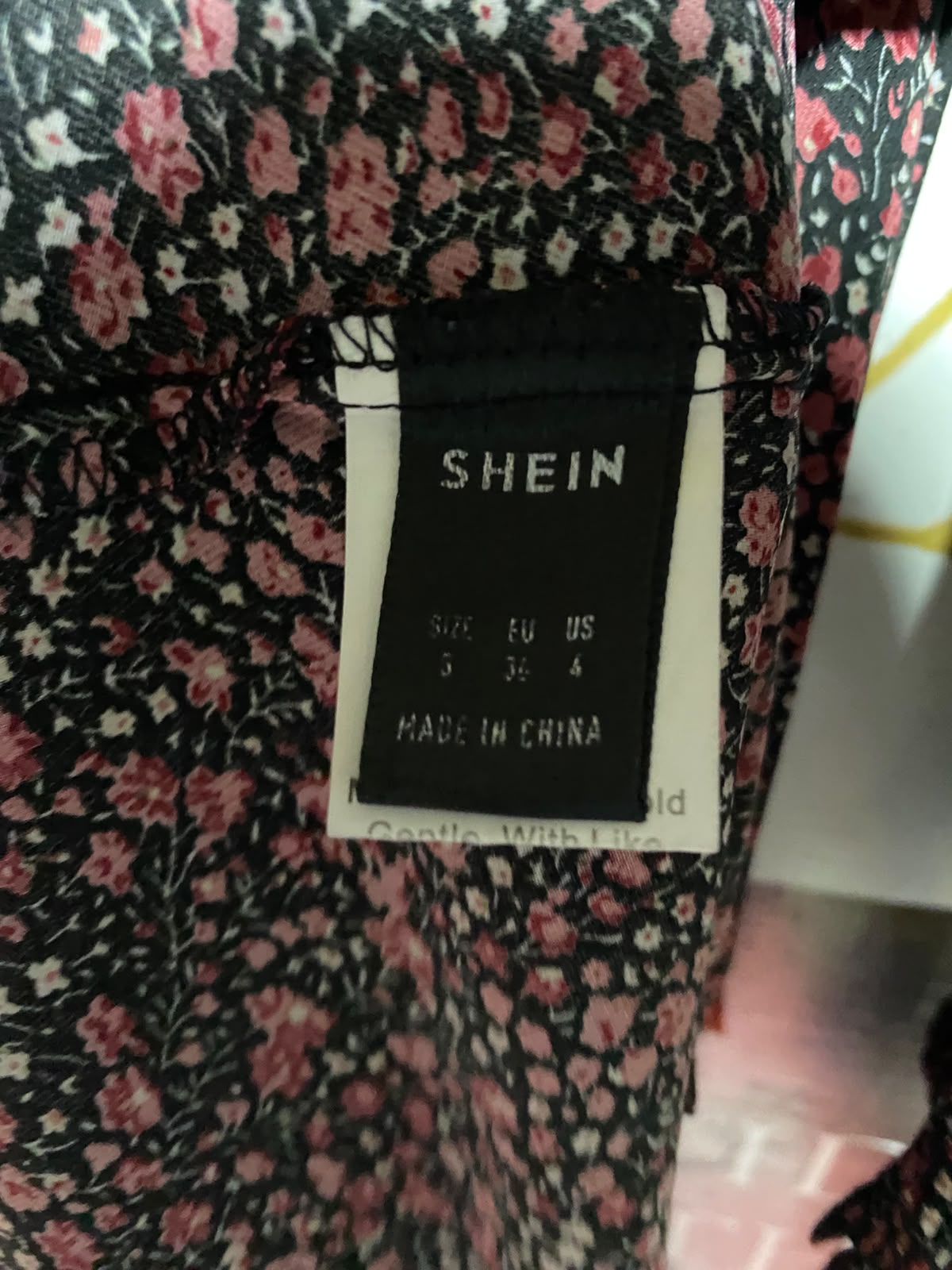 SHEIN |S| BUST 17| A2| RED AND BLACK DITSY FLORAL V-NECK LONG SLEEVE MAXI DRESS WITH SMOCKED WAIST