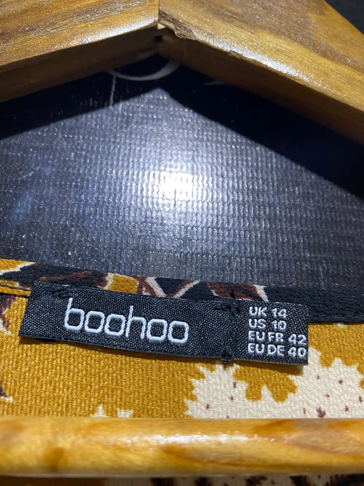 BOOHOO |M| BUST 17| A2| MUSTARD AND BLACK PAISLEY BORDER PRINT LONG SLEEVE MAXI DRESS
