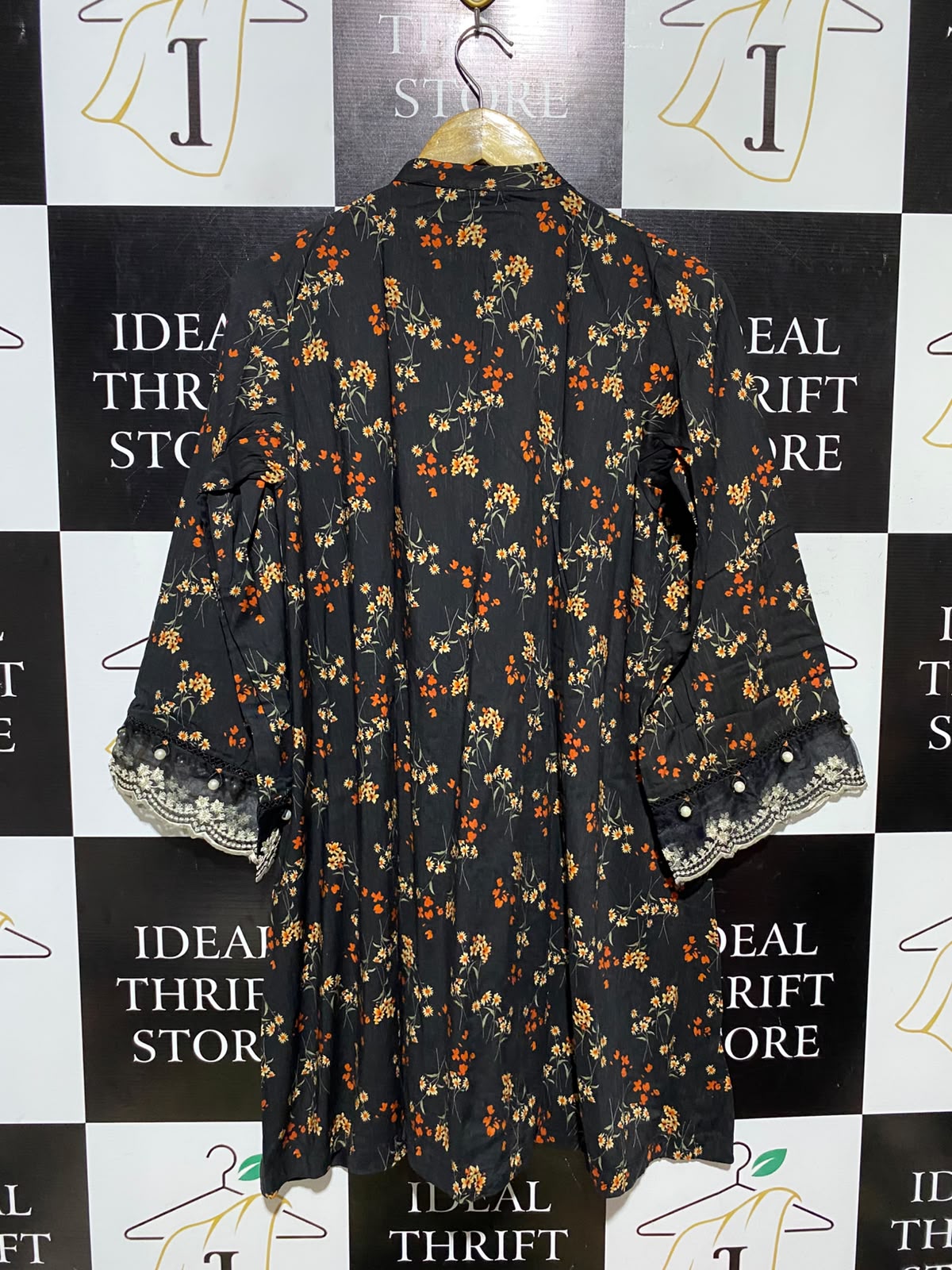 CROSS STITCH |XS| BUST 18| A4| BLACK FLORAL PRINTED KURTI WITH EMBROIDERED PEARL SLEEVES