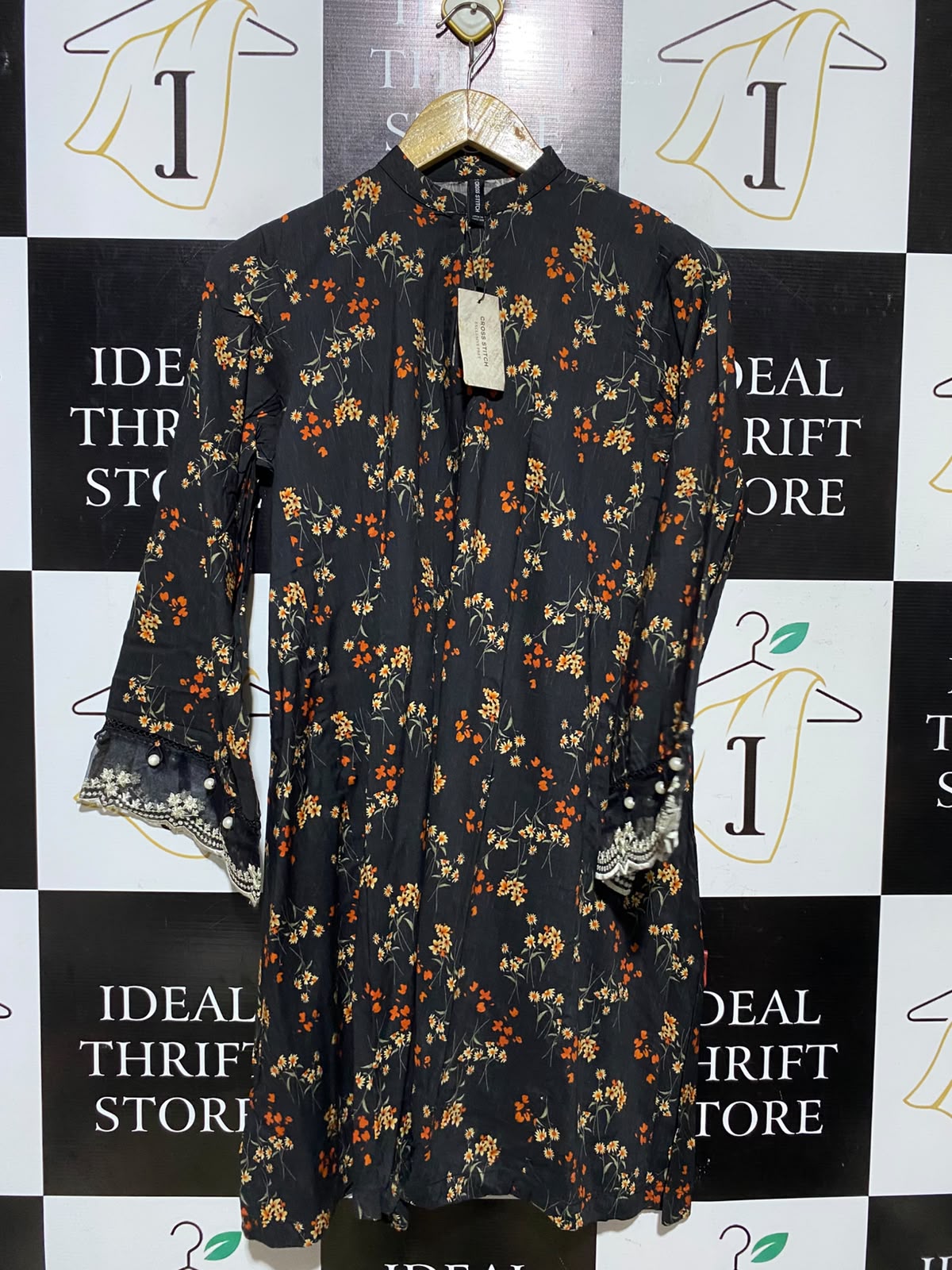 CROSS STITCH |XS| BUST 18| A4| BLACK FLORAL PRINTED KURTI WITH EMBROIDERED PEARL SLEEVES