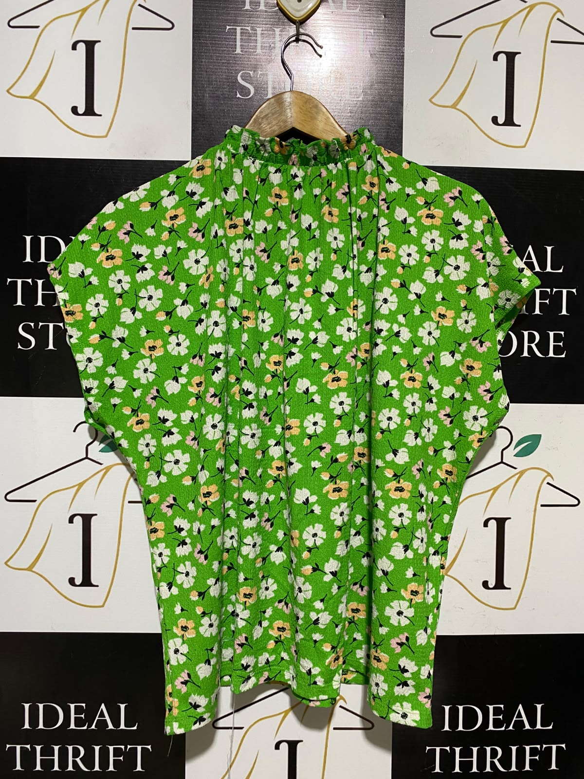 TU WOMAN |M| BUST FREE| A3| GREEN FLORAL PRINTED RUFFLE COLLAR TIE-NECK CAP SLEEVE BLOUSE