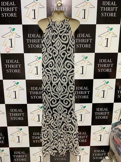 ET VOUS |M| BUST 22| A3| BLACK AND WHITE IKAT DAMASK PRINT HALTER H neck TIERED MAXI DRESS