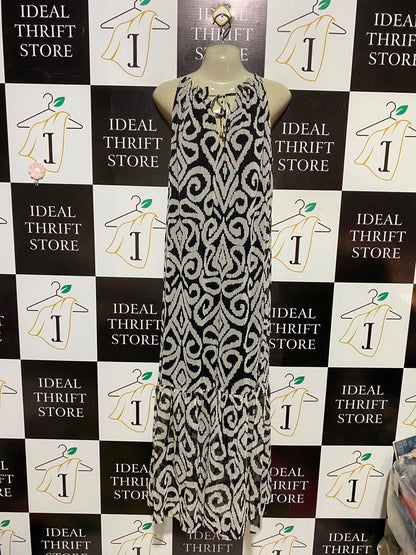 ET VOUS |M| BUST 22| A3| BLACK AND WHITE IKAT DAMASK PRINT HALTER H neck TIERED MAXI DRESS
