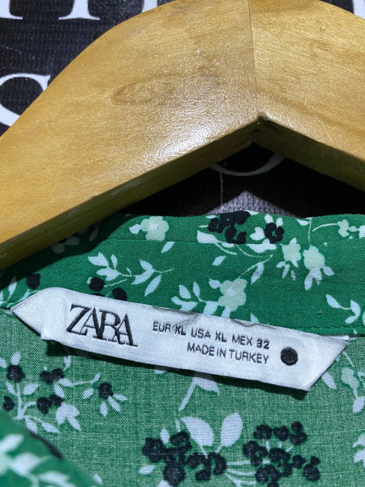 ZARA |XL| BUST 19| A3| GREEN DITSY FLORAL PRINT COLLARED BUTTON-FRONT MIDI SHIRT DRESS