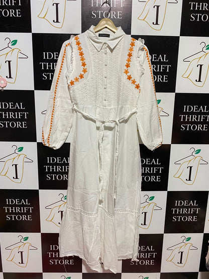 FASHION FOX |M| BUST 18| A3| WHITE BRODERIE ANGLAISE EMBROIDERED BUTTON-FRONT MAXI DRESS WITH TIE WAIST