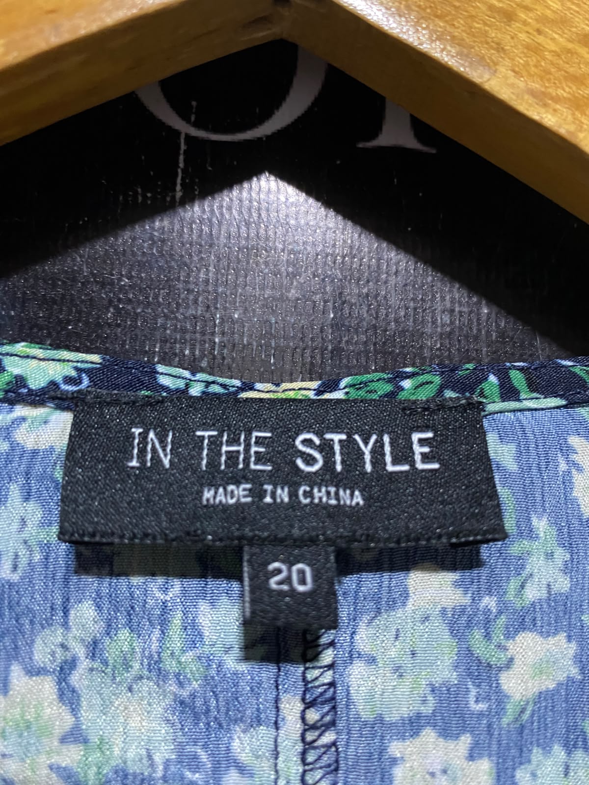 IN THE STYLE |L| BUST 20| A3| NAVY AND GREEN DITSY FLORAL LONG SLEEVE MAXI DRESS