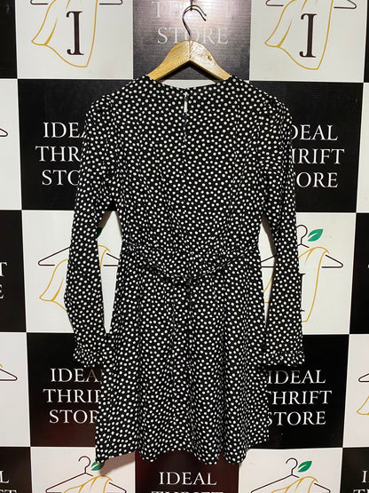 NEW LOOK |S| BUST 17| A3| BLACK AND WHITE POLKA DOT LONG SLEEVE MINI SKATER DRESS