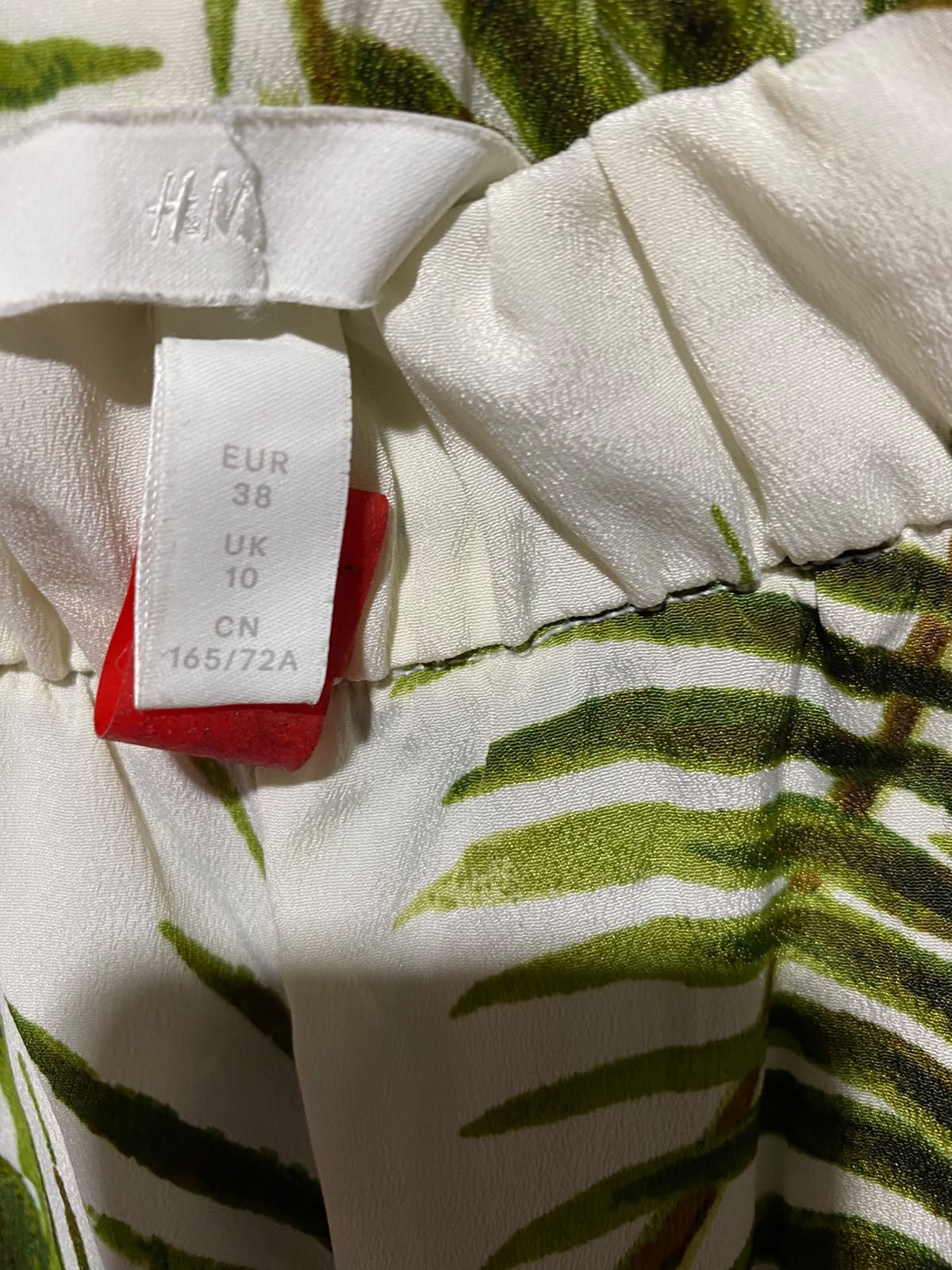 H&M |M| WAIST 28| A3| GREEN PALM LEAF PRINT ELASTIC WAIST TAPERED PANTS