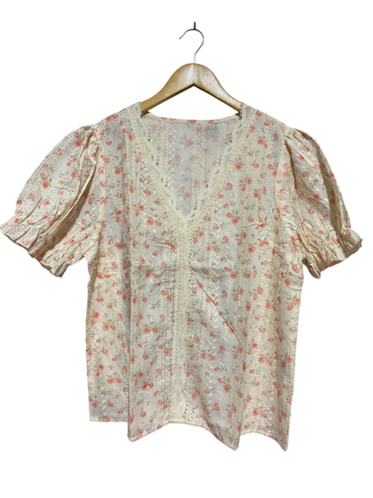 SHEIN CURVE |XS| BUST 22| A4| DELICATE FLORAL PRINT WITH ELEGANT LACE TRIM AND PUFF SLEEVES.