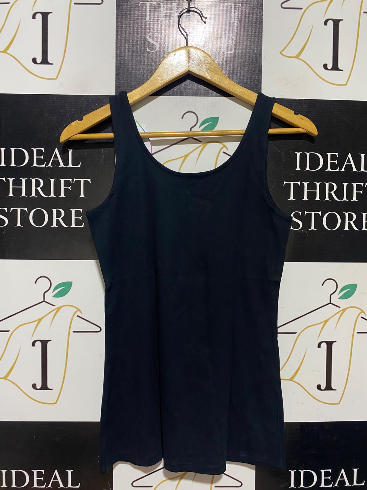 NUTMEG |S| BUST 15| A4| ESSENTIAL BLACK SCOOP-NECK TANK TOP