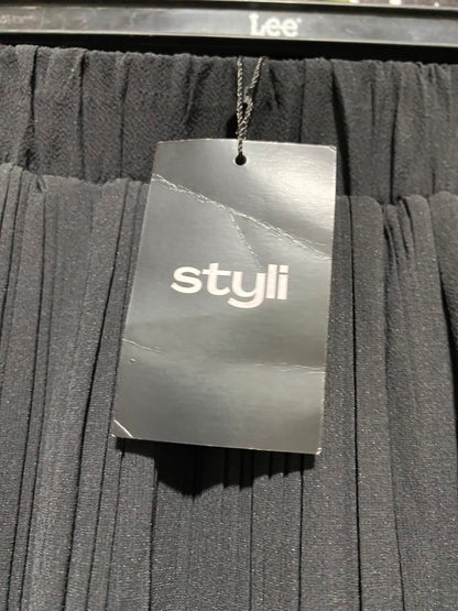 STYLI |XS| WAIST 24| A4| CLASSIC BLACK STYLI PLEATED MAXI SKIRT