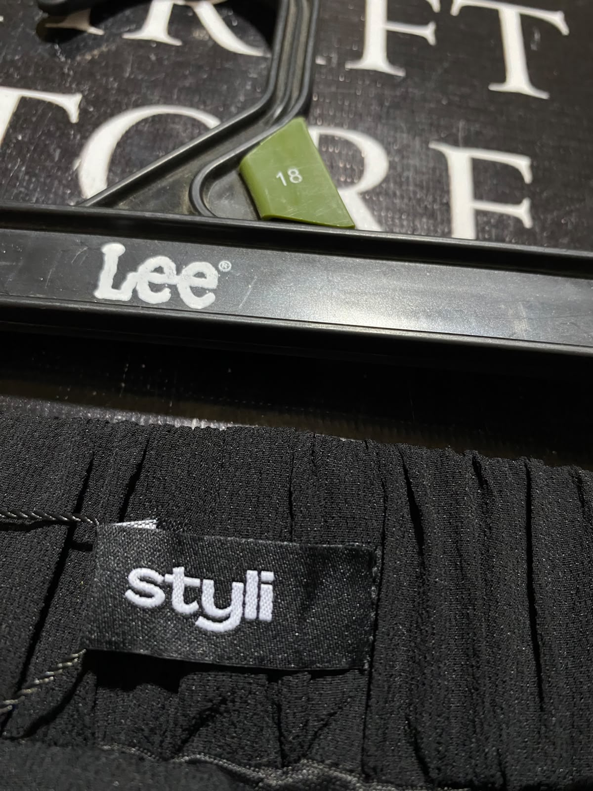 STYLI |XS| WAIST 24| A4| CLASSIC BLACK STYLI PLEATED MAXI SKIRT