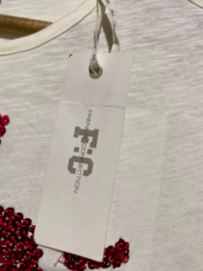 FRENCH CONNECTION |XS| BUST 17| A4| CASUAL WHITE TOP WITH RED SEQUIN HEART MOTIF