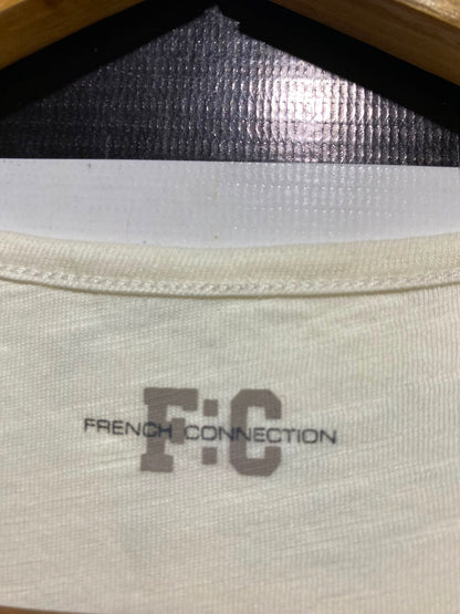 FRENCH CONNECTION |XS| BUST 17| A4| CASUAL WHITE TOP WITH RED SEQUIN HEART MOTIF
