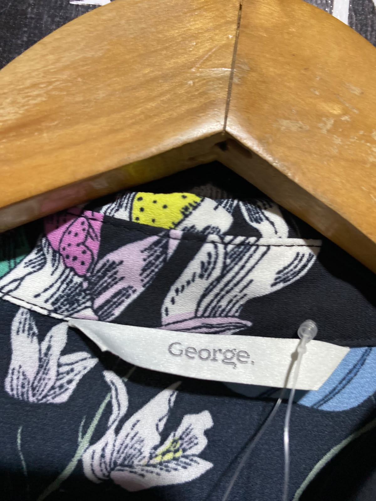 GEORGE |L| BUST 20| A4| CHIC BLACK FLORAL BUTTON-DOWN TOP