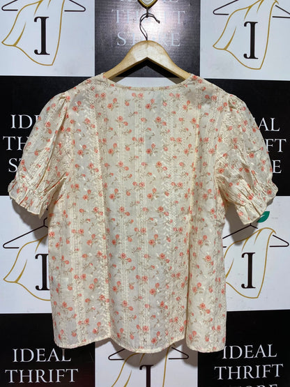 SHEIN CURVE |XS| BUST 22| A4| DELICATE FLORAL PRINT WITH ELEGANT LACE TRIM AND PUFF SLEEVES.