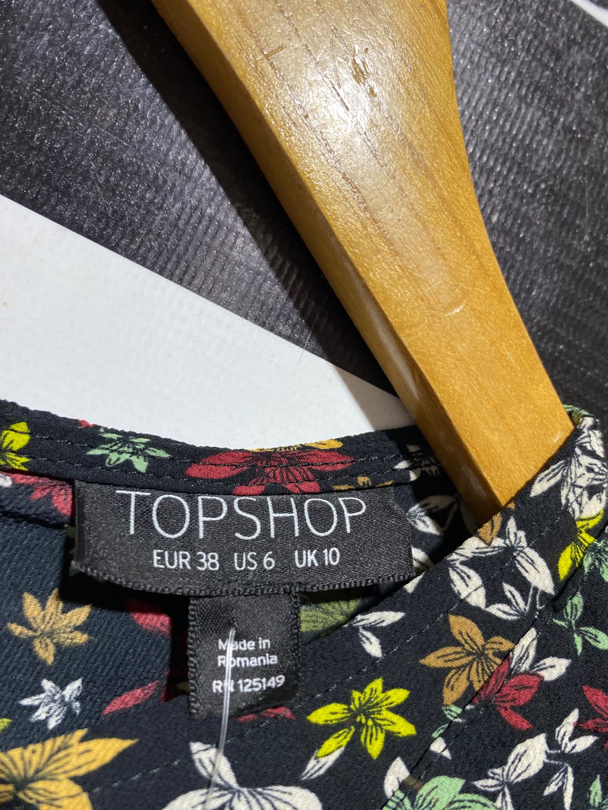 TOP SHOP |M| BUST 17| A4| BLACK FLORAL RUFFLE-DETAIL DRESS  CHIC FLORAL PRINT LONG-SLEEVE MINI DRESS