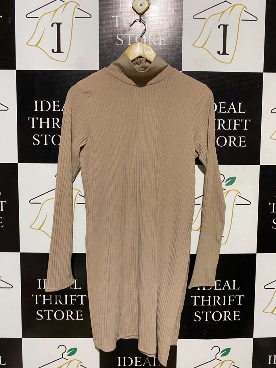 DOROTHY PERKINS |M| BUST 17| A4| ESSENTIAL BEIGE RIBBED TURTLENECK MIDI DRESS