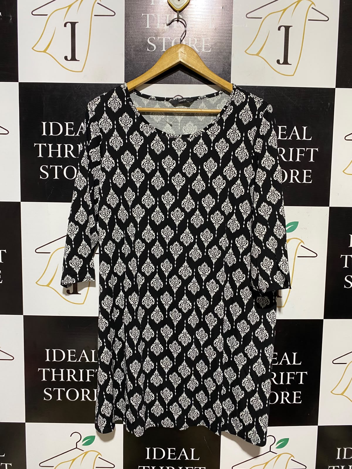 GRORGE |L| BUST 21| A4| CHIC BLACK AND WHITE DAMASK PRINT DRESS