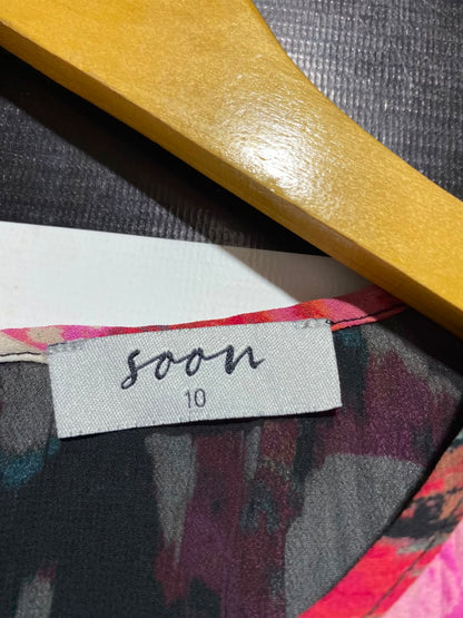 SOON |M| BUST 19| A5| VIBRANT FLORAL PRINT LONG-SLEEVE MINI DRESS - PLEATED SHIFT DRESS