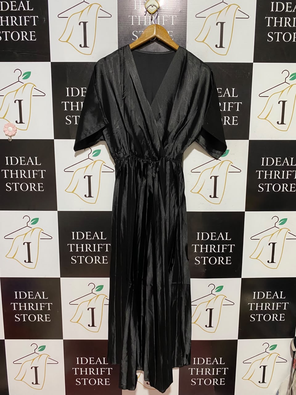 |M| BUST FREE| A5| SOLID BLACK SATIN WRAP V-NECK MAXI DRESS - PLEATED SHORT-SLEEVE EVENING DRESS