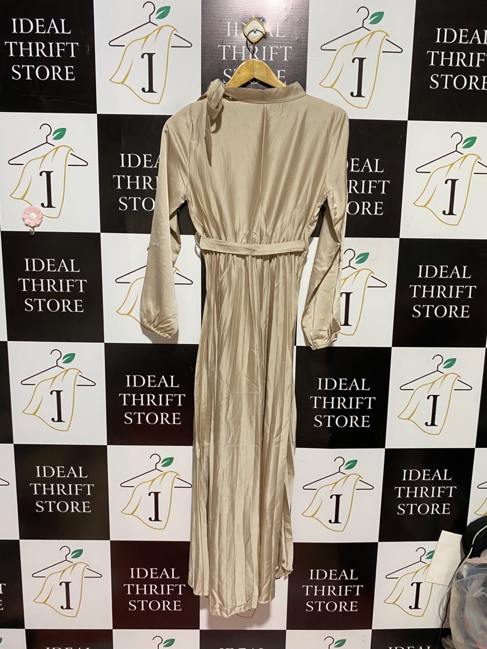 |M| BUST 17| A5| CHAMPAGNE GOLD SATIN HIGH-NECK MAXI DRESS - PLEATED TIE-NECK LONG-SLEEVE EVENING DRESS