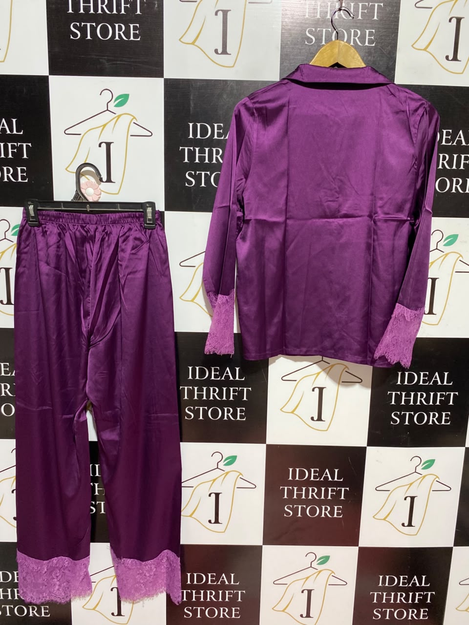|M| A5| PURPLE SATIN & LACE PAJAMA SET - 2-PIECE BUTTON-DOWN SLEEPWEAR