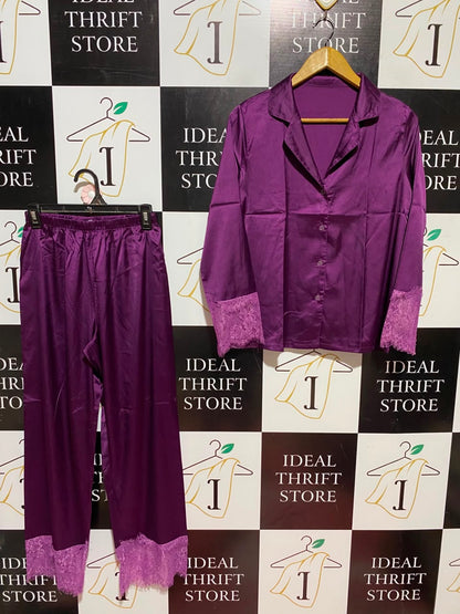 |M| A5| PURPLE SATIN & LACE PAJAMA SET - 2-PIECE BUTTON-DOWN SLEEPWEAR