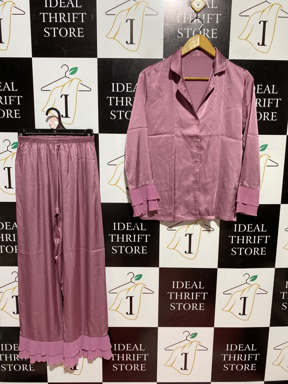 |XS| A5| DUSTY PINK SATIN 2-PIECE PAJAMA SET - BUTTON-DOWN SLEEPWEAR WITH PLEATED RUFFLE TRIMS