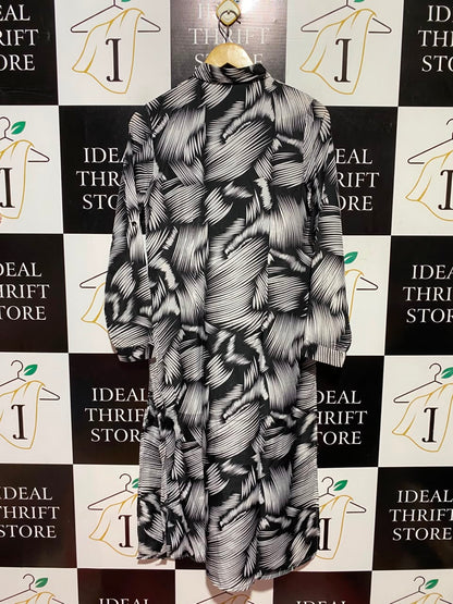 SXTREMZ |S| BUST 17| A6| MONOCHROME BLACK & WHITE ABSTRACT GEOMETRIC PRINT SHIRT DRESS