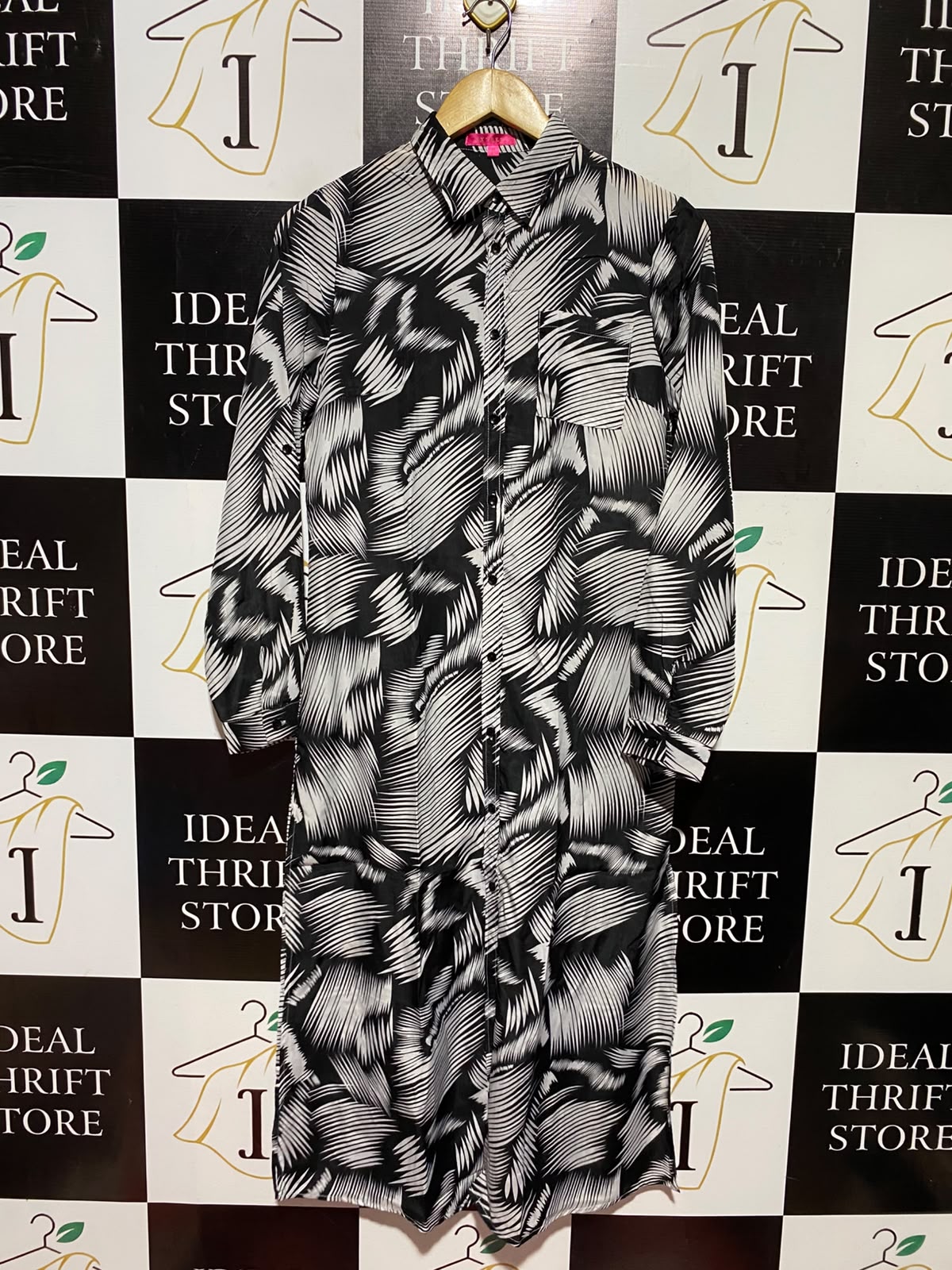SXTREMZ |S| BUST 17| A6| MONOCHROME BLACK & WHITE ABSTRACT GEOMETRIC PRINT SHIRT DRESS