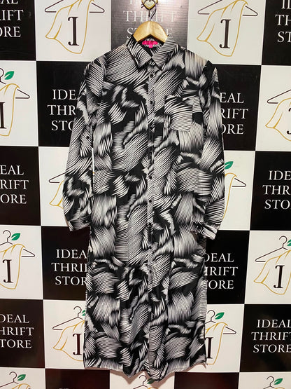 SXTREMZ |S| BUST 17| A6| MONOCHROME BLACK & WHITE ABSTRACT GEOMETRIC PRINT SHIRT DRESS