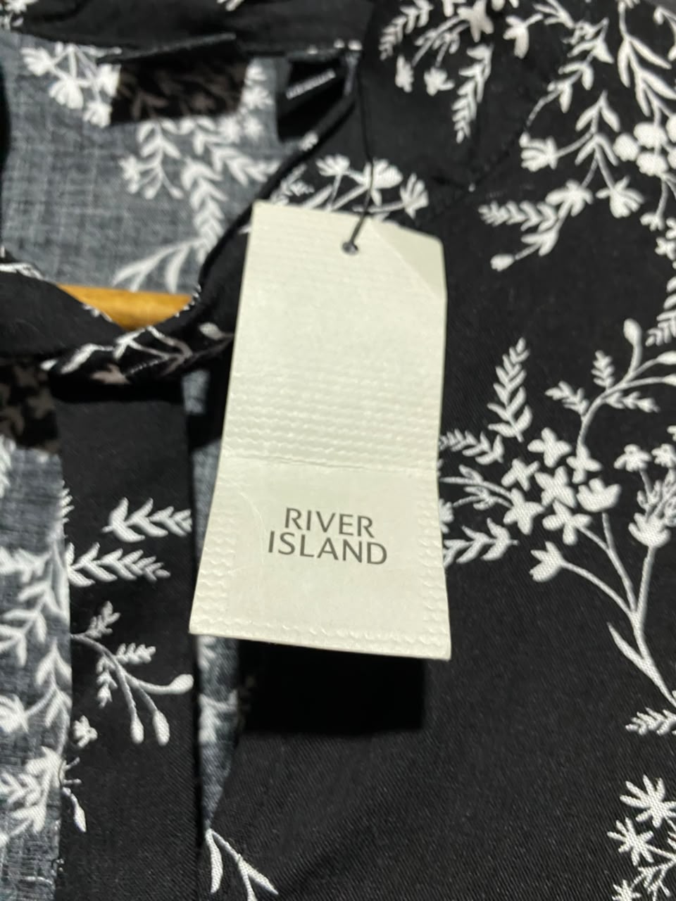 RIVER ISLAND |S| BUST 17| A6| BLACK FLORAL TIE-NECK MAXI DRESS - BUTTON-FRONT LONG SLEEVE DRESS