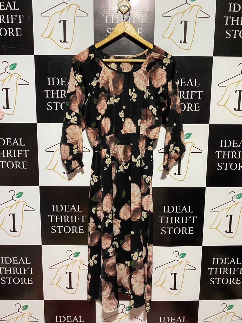 |M| BUST 17| A6| BLACK FLORAL PRINT SMOCKED WAIST MAXI DRESS