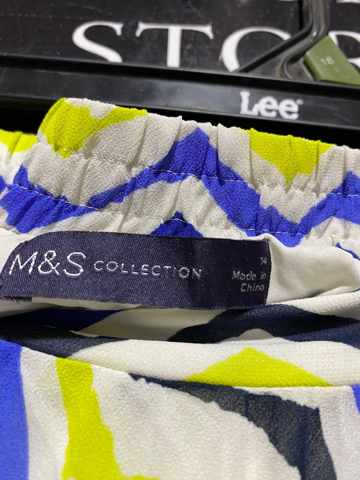 M&S |L| WAIST 30| A6| GEOMETRIC CHEVRON PRINT PLEATED MAXI SKIRT