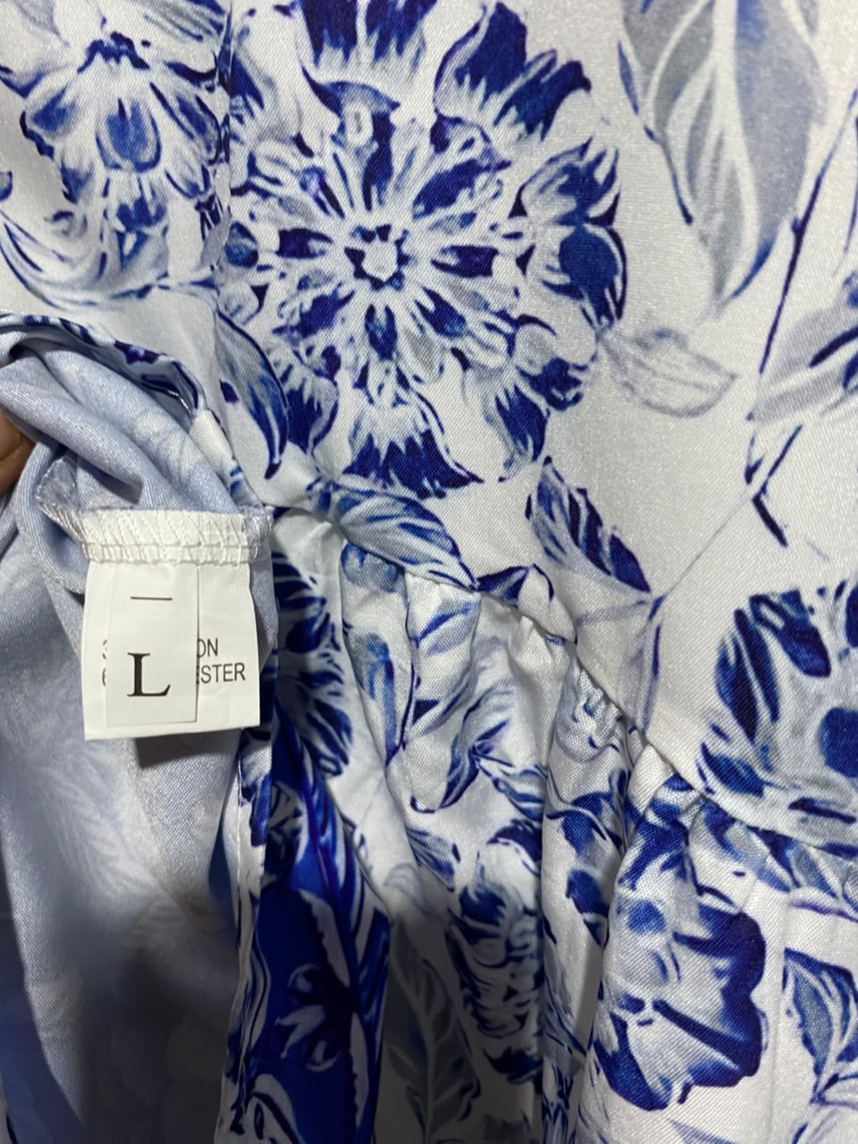 |L| BUST 21| A6| BLUE & WHITE FLORAL PRINT V-NECK MIDI DRESS