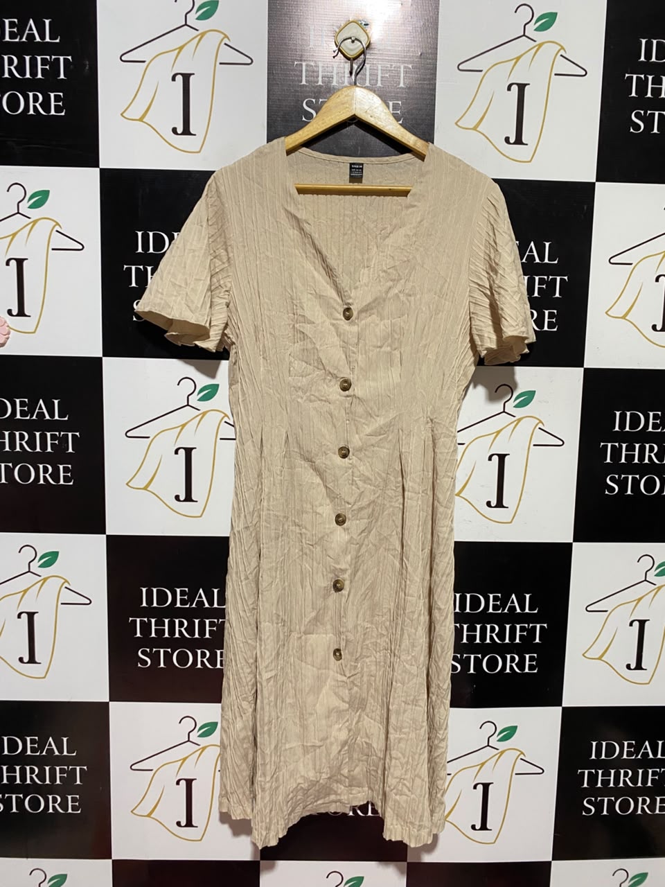 SHEIN |L| BUST 19| A6| BEIGE BUTTON-DOWN TEXTURED MIDI DRESS