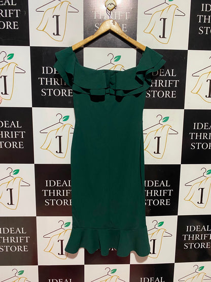 QUIZ |M| BUST 16| A6| EMERALD GREEN OFF-THE-SHOULDER RUFFLE MIDI DRESS