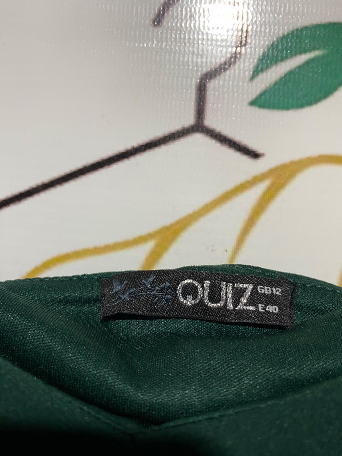 QUIZ |M| BUST 16| A6| EMERALD GREEN OFF-THE-SHOULDER RUFFLE MIDI DRESS