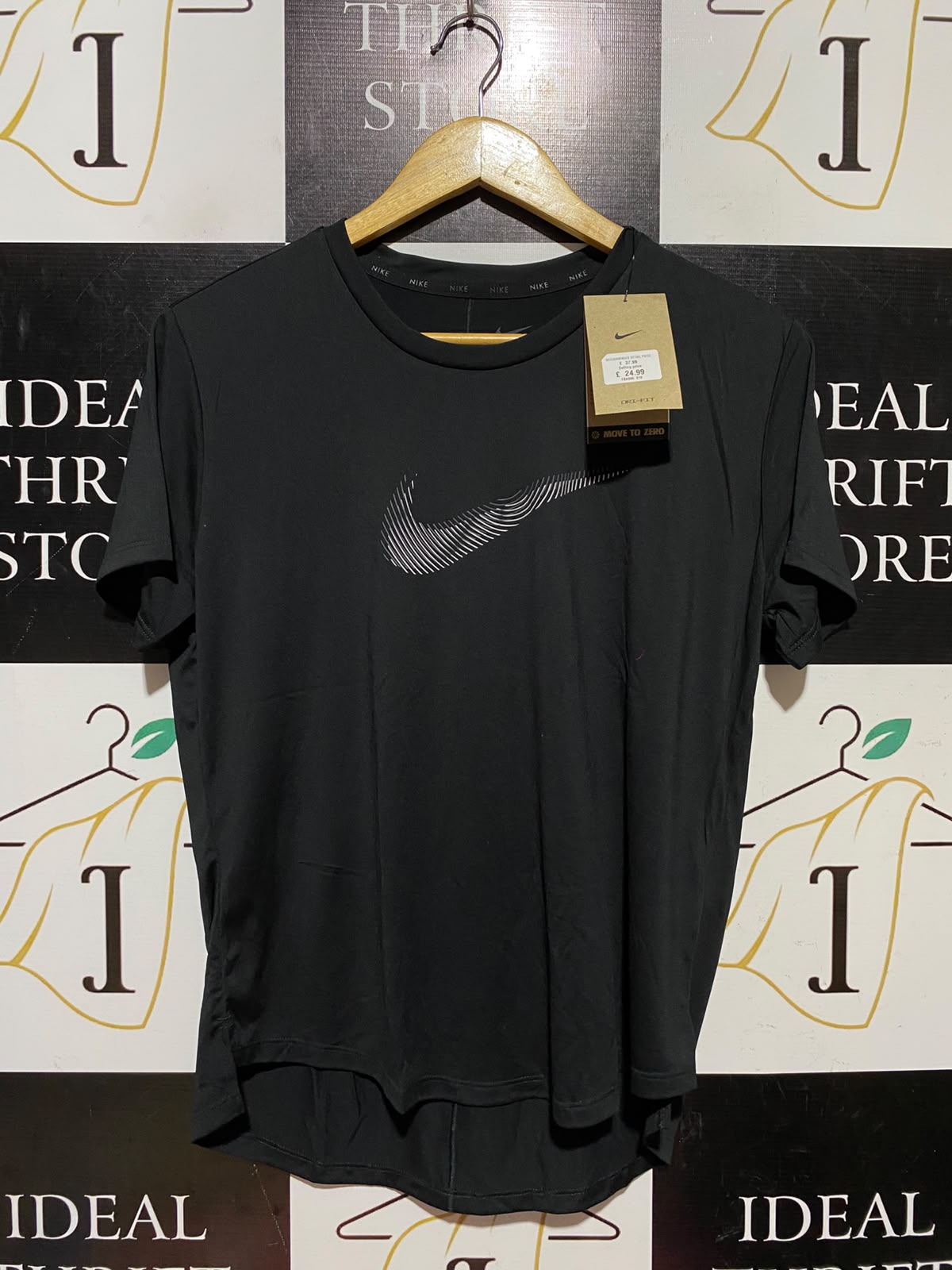 NIKE |M| BUST 19| A7| DRI-FIT BLACK GRAPHIC SWOOSH SHORT-SLEEVE ATHLETIC T-SHIRT