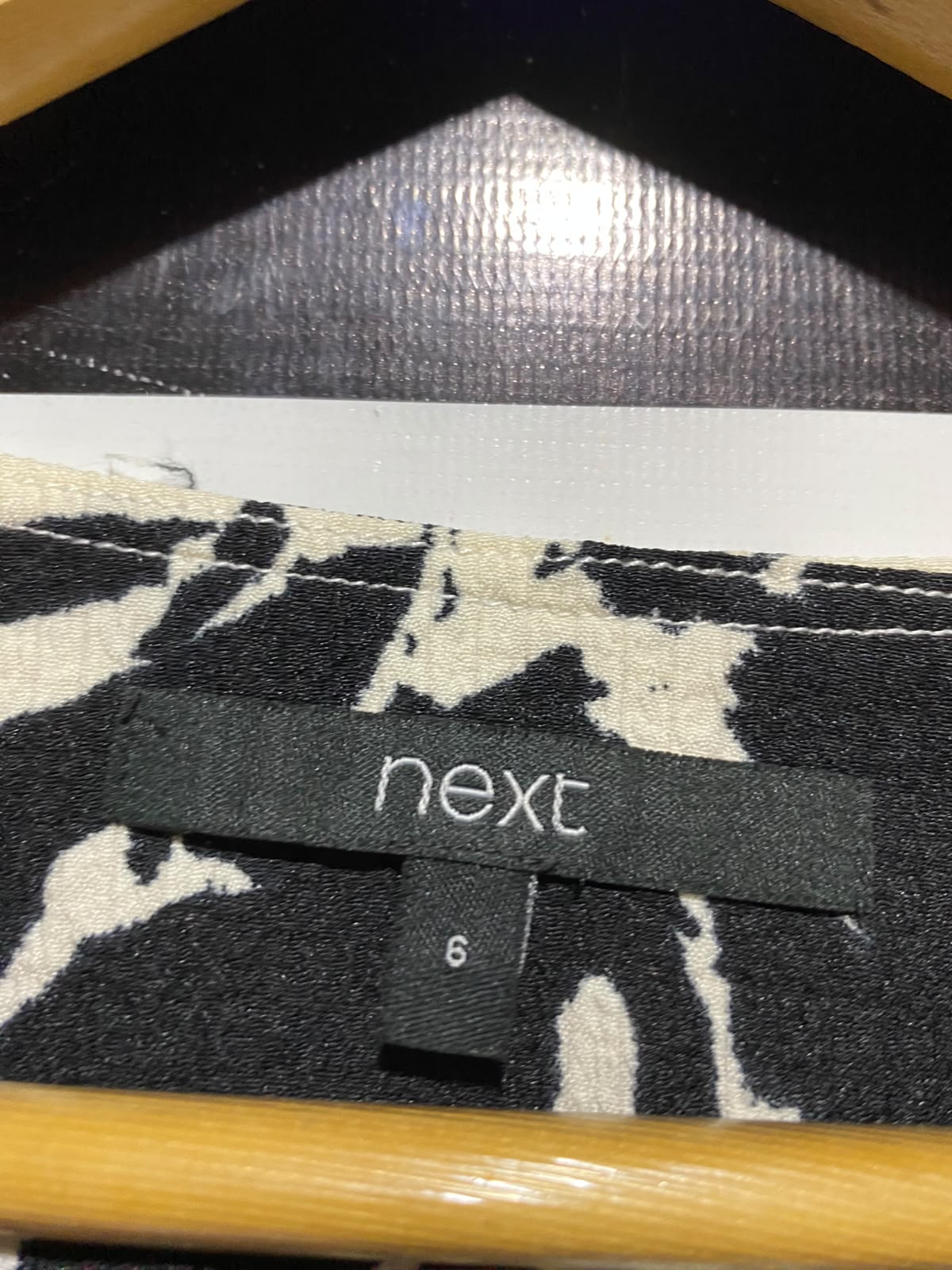 NEXT |S| BUST 18| A7| MONOCHROME ABSTRACT FLORAL PRINT V-NECK MAXI DRESS