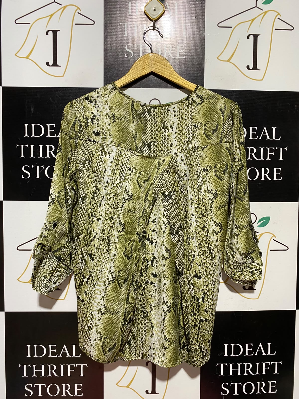 STRADIVARIUS |L| BUST 20| A7| OLIVE GREEN SNAKESKIN PRINT V-NECK ROLL-TAB BLOUSE