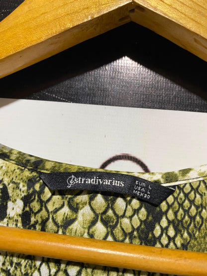 STRADIVARIUS |L| BUST 20| A7| OLIVE GREEN SNAKESKIN PRINT V-NECK ROLL-TAB BLOUSE