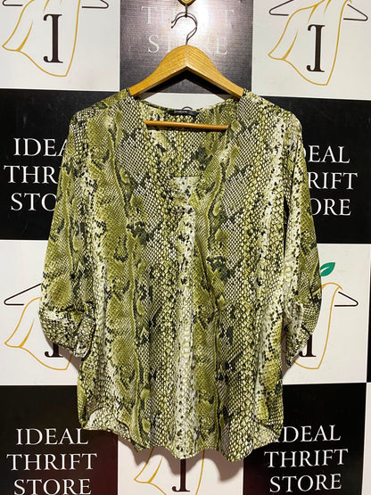 STRADIVARIUS |L| BUST 20| A7| OLIVE GREEN SNAKESKIN PRINT V-NECK ROLL-TAB BLOUSE